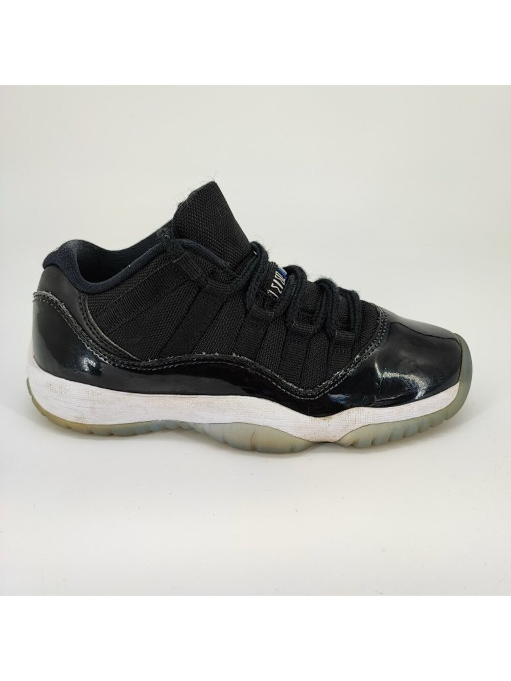 Nike Jordan 11 Retro Low Space Jam Youth 4Y US Mesh Black Sneaker FV5121-004